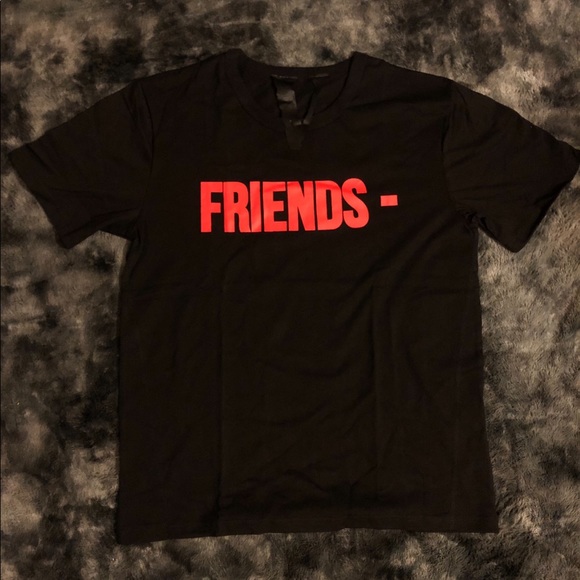 vlone black and red shirt